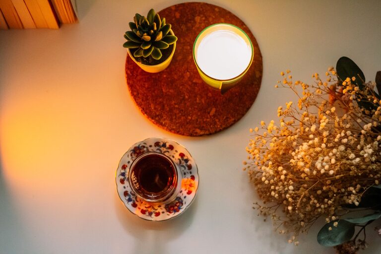 Easy Decor Tips to Create a Cozy and Inviting Home Atmosphere